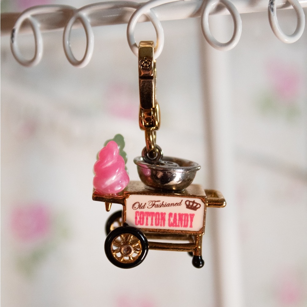 Juicy Couture - Cotton Candy Machine Charm